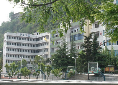 蒙自縣職業(yè)高級中學(xué)2024年學(xué)費多少錢一年