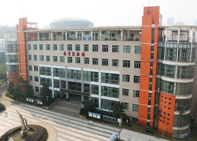 ?？德毥讨行膶W(xué)校2024年學(xué)費(fèi)多少？貴嗎？