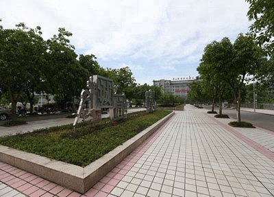 合肥商貿(mào)職業(yè)學(xué)校2024年學(xué)費(fèi)多少錢(qián)一年